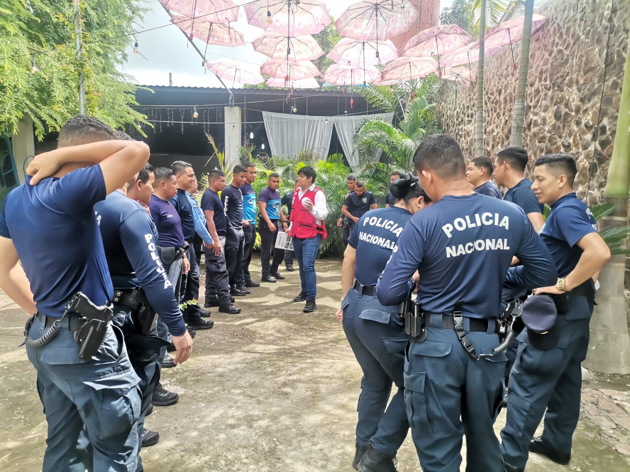Agentes policiales culminan con éxito curso de asistencia de primeros auxilios y soporte vital básico en San Pedro Sula